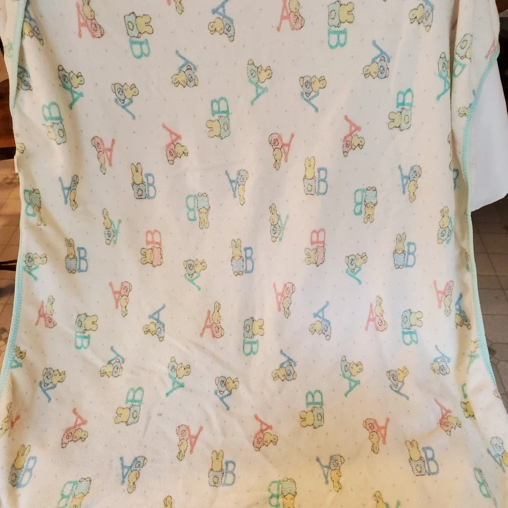 Carters B A B Y Dots Bunny Hooded Hood Terry Cloth‎ Baby Bath Towel Green